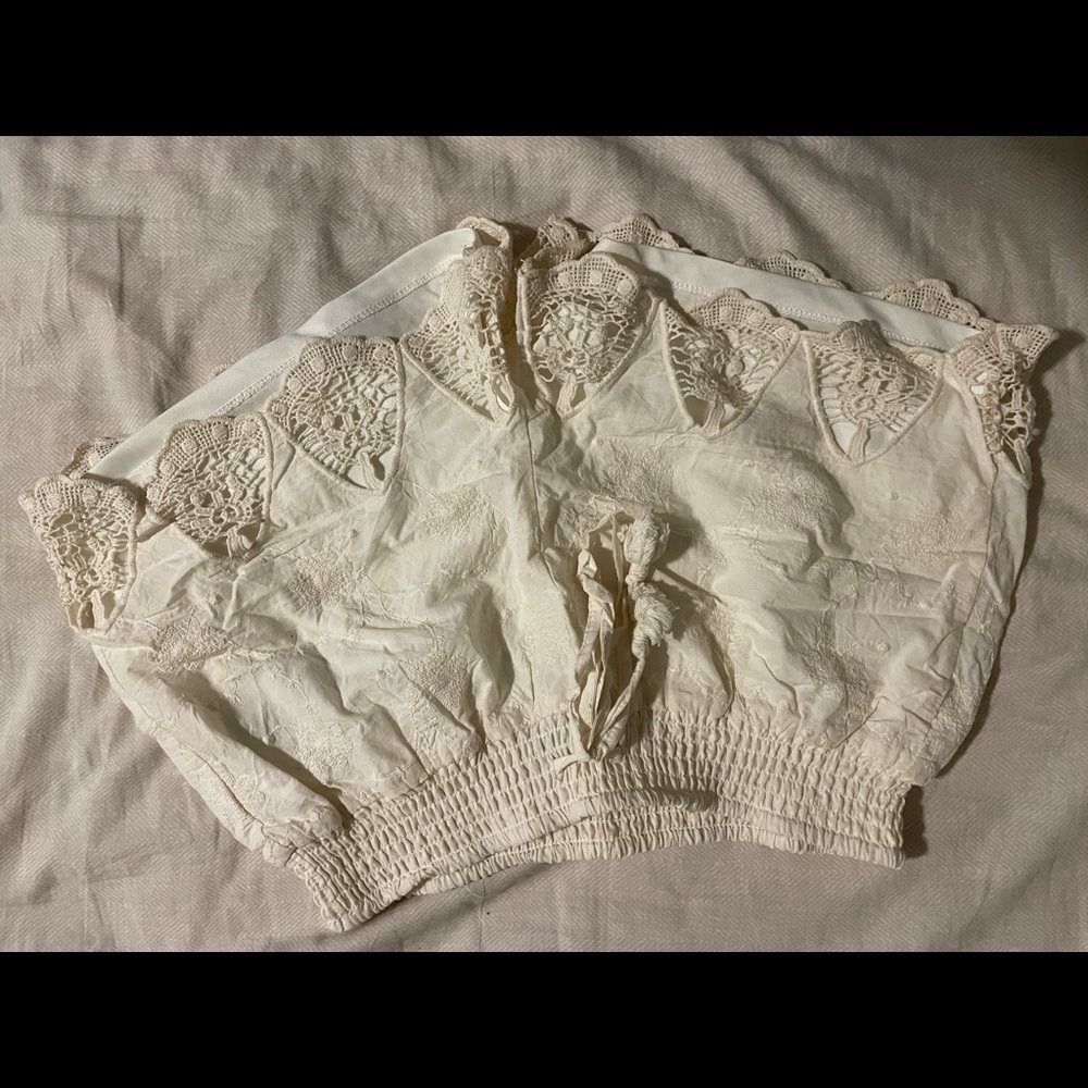 Cream stylish shorts